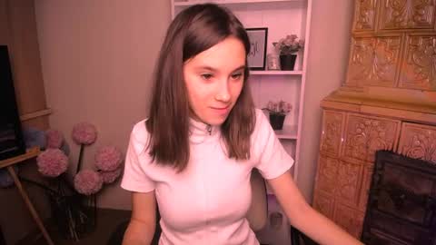 Snapshot of rosalais_ chatting on 7, 7, 2026 Rose online show from 7, 7, 2026