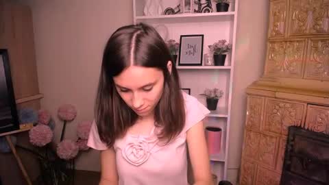 Snapshot of rosalais_ chatting on 14, 7, 2026 Rose online show from 14, 7, 2026