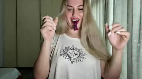 Rosali online show from 15, 12, 2025