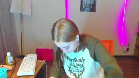 Snapshot of rosalina1690 chatting on 1, 12, 2024 rosalina1690 online show from 1, 12, 2024