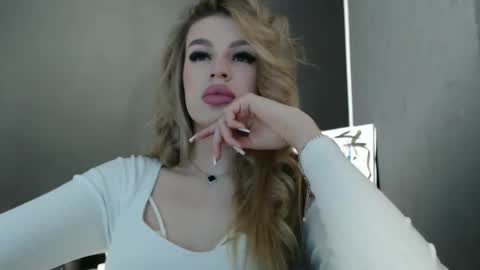 Snapshot of rosaline_ly chatting on 29, 11, 2025 Rosalina online show from 29, 11, 2025
