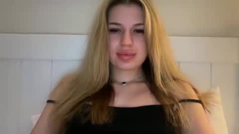 Snapshot of rosaline_ly chatting on 7, 1, 2026 Rosalina online show from 7, 1, 2026