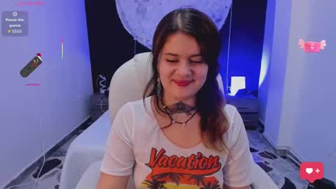 Snapshot of rosalinegrey chatting on 8, 10, 2025 Rosaline Grey online show from 8, 10, 2025