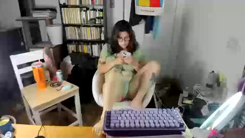 rose257044 online show from 13, 10, 2025