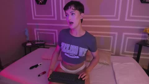Snapshot of rose_blosson chatting on 1, 3, 2025 Rose online show from 1, 3, 2025