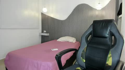 Rose  online show from 25, 4, 2026