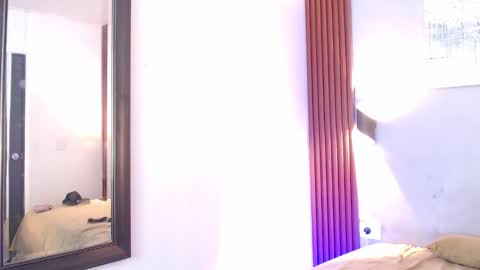 rose_crimson online show from 26, 9, 2025