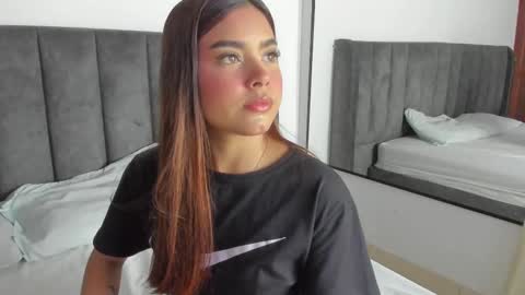 Snapshot of rose_evans__ chatting on 22, 2, 2025 Rose online show from 22, 2, 2025