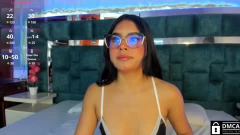 Snapshot of rose_evans__ chatting on 12, 3, 2025 Rose online show from 12, 3, 2025