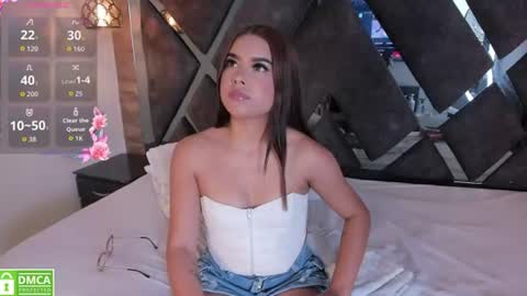 Snapshot of rose_evans__ chatting on 23, 7, 2026 Rose online show from 23, 7, 2026
