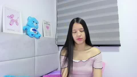 Rose y Miah online show from 17, 12, 2025