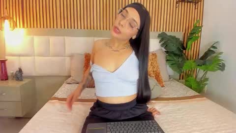 Snapshot of roseaurora chatting on 13, 10, 2025 roseaurora online show from 13, 10, 2025