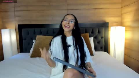 Snapshot of roseaurora chatting on 9, 3, 2026 roseaurora online show from 9, 3, 2026