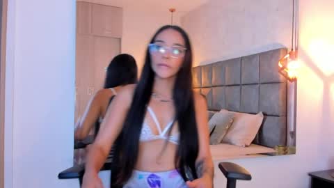 Snapshot of roseaurora chatting on 14, 4, 2026 roseaurora online show from 14, 4, 2026