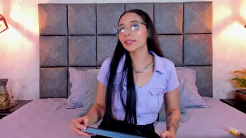 roseaurora online show from 4, 5, 2026
