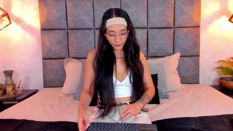 roseaurora online show from 14, 5, 2026