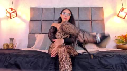 roseaurora online show from 19, 5, 2026