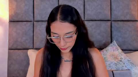 roseaurora online show from 28, 5, 2026