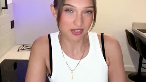 Snapshot of rosebella_ chatting on 26, 9, 2025 Bella  online show from 26, 9, 2025