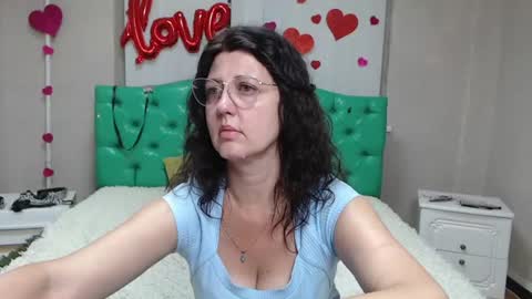 Snapshot of rosehille chatting on 7, 7, 2026 RoseHille online show from 7, 7, 2026
