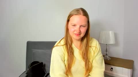 Snapshot of rosehypnotic chatting on 14, 4, 2026 Rose online show from 14, 4, 2026