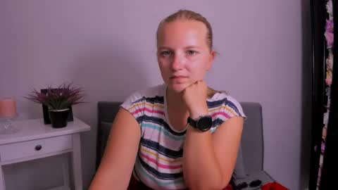 Snapshot of rosehypnotic chatting on 22, 7, 2026 Rose online show from 22, 7, 2026