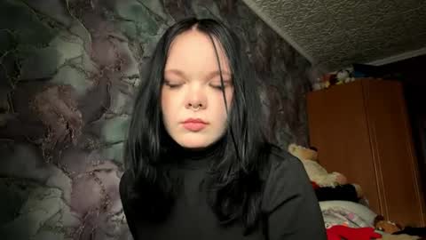 roselinemaclauchlan online show from 25, 7, 2026