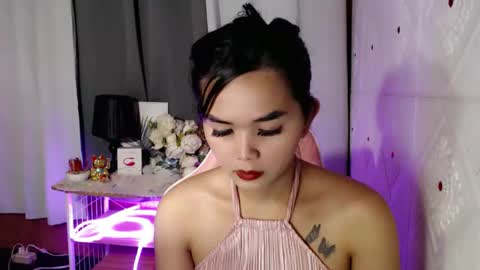 Snapshot of rosella_xx chatting on 8, 10, 2025 TONETH online show from 8, 10, 2025