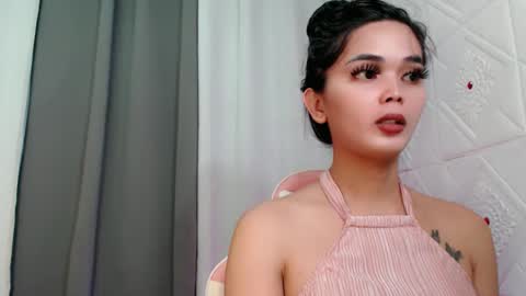 Snapshot of rosella_xx chatting on 10, 10, 2025 TONETH online show from 10, 10, 2025