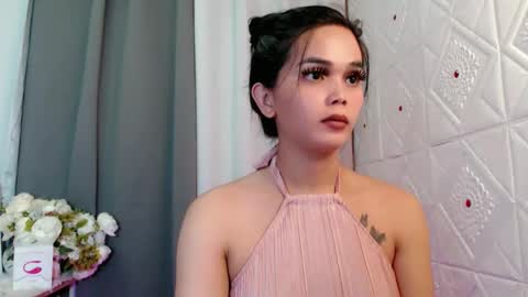 Snapshot of rosella_xx chatting on 19, 10, 2025 TONETH online show from 19, 10, 2025