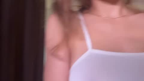 Roselyn  online show from 13, 6, 2026