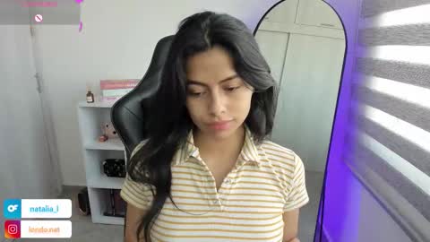 Snapshot of roseparis chatting on 21, 11, 2025 Nat online show from 21, 11, 2025