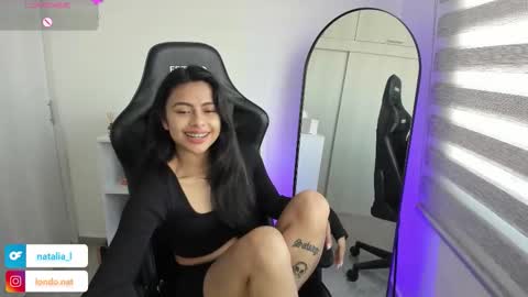 Snapshot of roseparis chatting on 27, 11, 2025 Nat online show from 27, 11, 2025