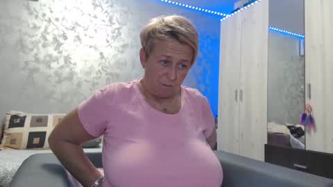 Snapshot of roses_and_lillies chatting on 15, 12, 2024 Lovepinklilly online show from 15, 12, 2024