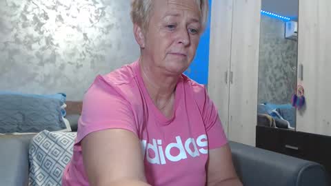 Snapshot of roses_and_lillies chatting on 29, 12, 2024 Lovepinklilly online show from 29, 12, 2024