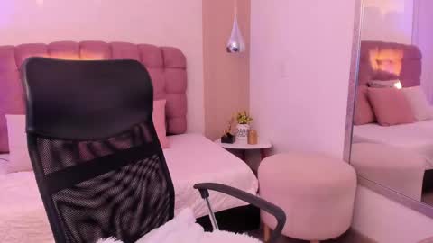 Snapshot of rosetaylorla chatting on 26, 5, 2026 Rose Taylor online show from 26, 5, 2026