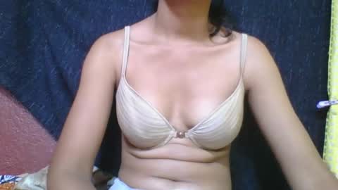 Snapshot of rosia685234 chatting on 3, 2, 2026 rosia685234 online show from 3, 2, 2026