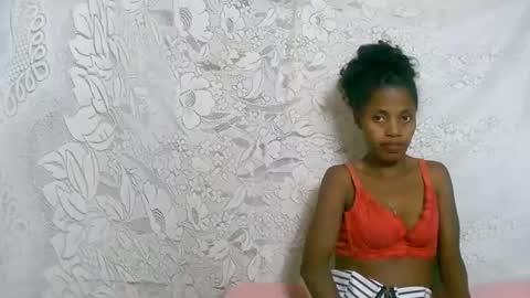 Snapshot of rosiahot1 chatting on 22, 9, 2025 rosia online show from 22, 9, 2025