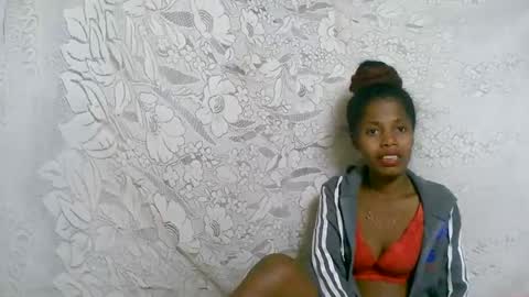 Snapshot of rosiahot1 chatting on 23, 9, 2025 rosia online show from 23, 9, 2025