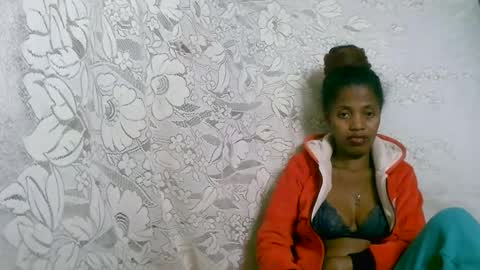 Snapshot of rosiahot1 chatting on 22, 10, 2025 rosia online show from 22, 10, 2025