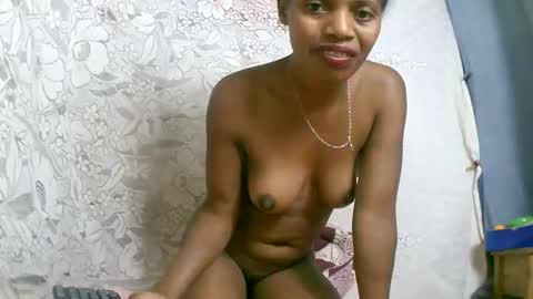 Snapshot of rosiahot1 chatting on 25, 10, 2025 rosia online show from 25, 10, 2025