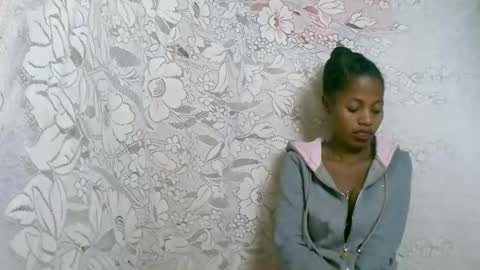 Snapshot of rosiahot1 chatting on 28, 10, 2025 rosia online show from 28, 10, 2025