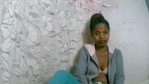 Snapshot of rosiahot1 chatting on 28, 10, 2025 rosia online show from 28, 10, 2025