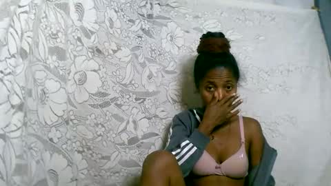 Snapshot of rosiahot1 chatting on 4, 11, 2025 rosia online show from 4, 11, 2025