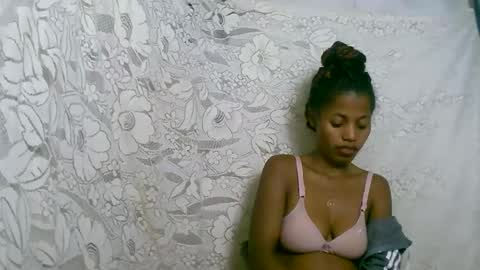 Snapshot of rosiahot1 chatting on 13, 11, 2025 rosia online show from 13, 11, 2025