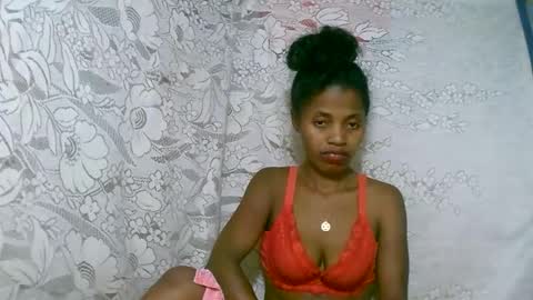 Snapshot of rosiahot1 chatting on 25, 11, 2025 rosia online show from 25, 11, 2025