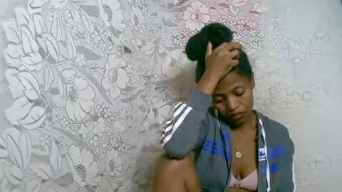 Snapshot of rosiahot1 chatting on 3, 12, 2025 rosia online show from 3, 12, 2025