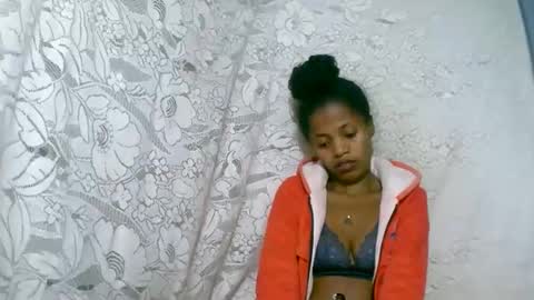 Snapshot of rosiahot1 chatting on 14, 12, 2025 rosia online show from 14, 12, 2025