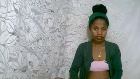 Snapshot of rosiahot1 chatting on 15, 12, 2025 rosia online show from 15, 12, 2025