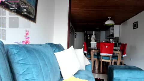 Rosieeee  online show from 4, 1, 2025